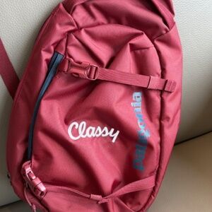 PATAGONIA Atom 8L versatile unisex shoulder pack single strap harness red